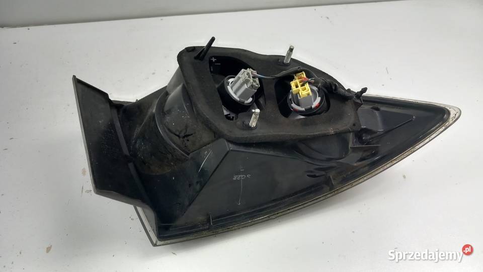 MAZDA 3 BK SEDAN LAMPA TYŁ PRAWA osobowe Zbierkowo