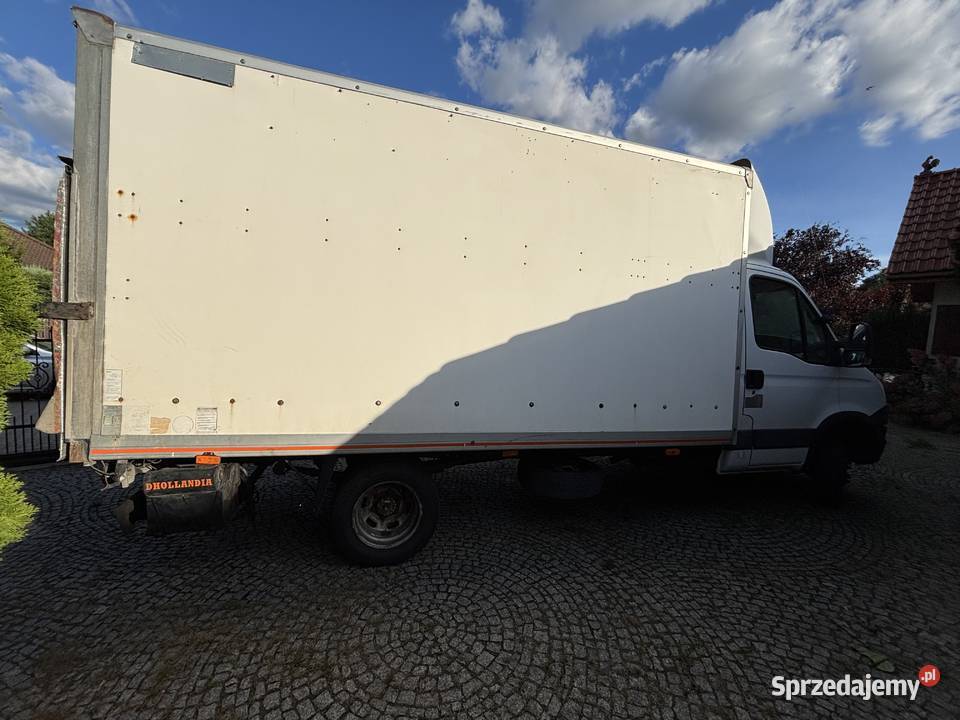 Iveco Daily 35C13 dostawczy kontener winda 23 2cm3 Świdnica