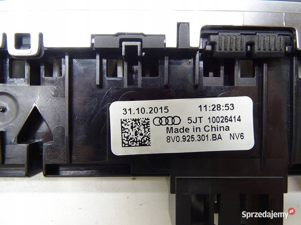 PANEL PRZEŁĄCZNIK AWARYNYCH START STOP AUDI A3
