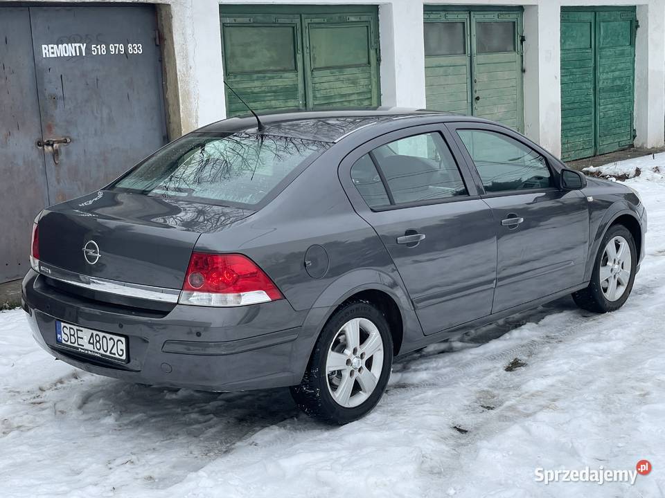 Opel ASTRA H Sedan Lift Benzyna 16 16V 116 2009 116KM