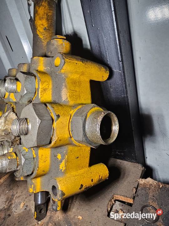 3sekcyjny rozdzielacz hydrauliczny JCB 410 412 pomorskie