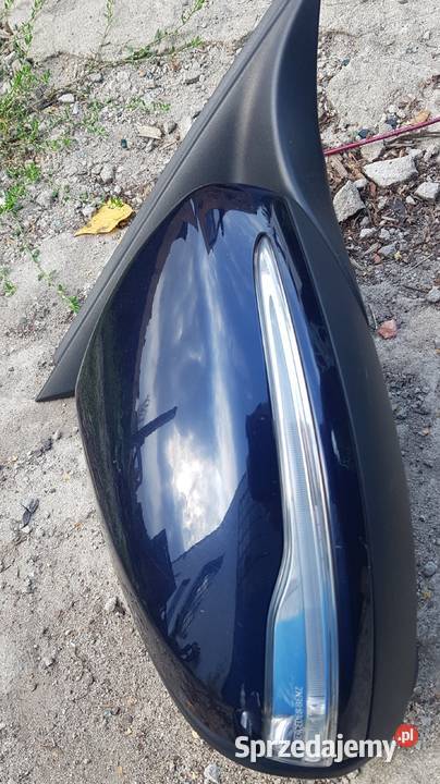 Lusterko Mercedes CKlasa W205 890 komplet sprzedam