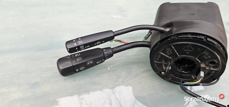 Przełącznik kierunkowskazów manetka taśma airbag Rok produkcji 1999 Zbąszyń