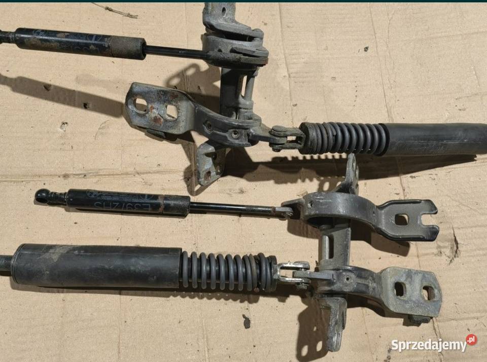 Zawiasy klapy bagażnika BMW E39 kombi Żory