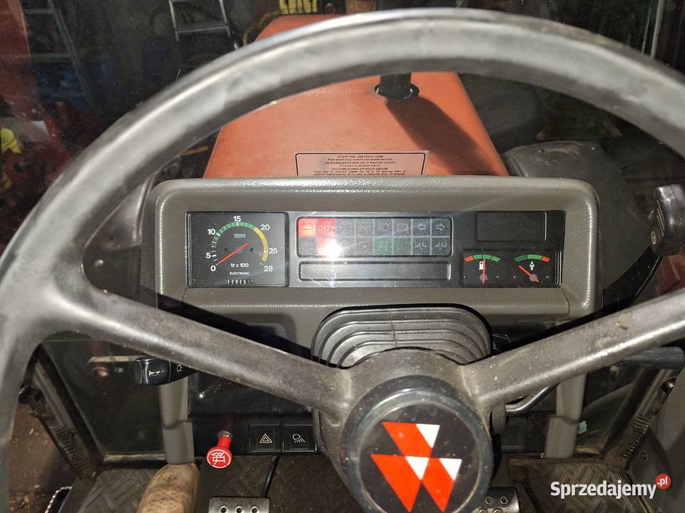 Massey Ferguson 3050 z turem Ferguson Nowogrodziec