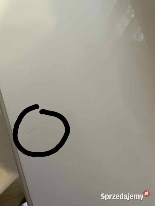 Biała toaletka w zestawie z taboretem Zręcin