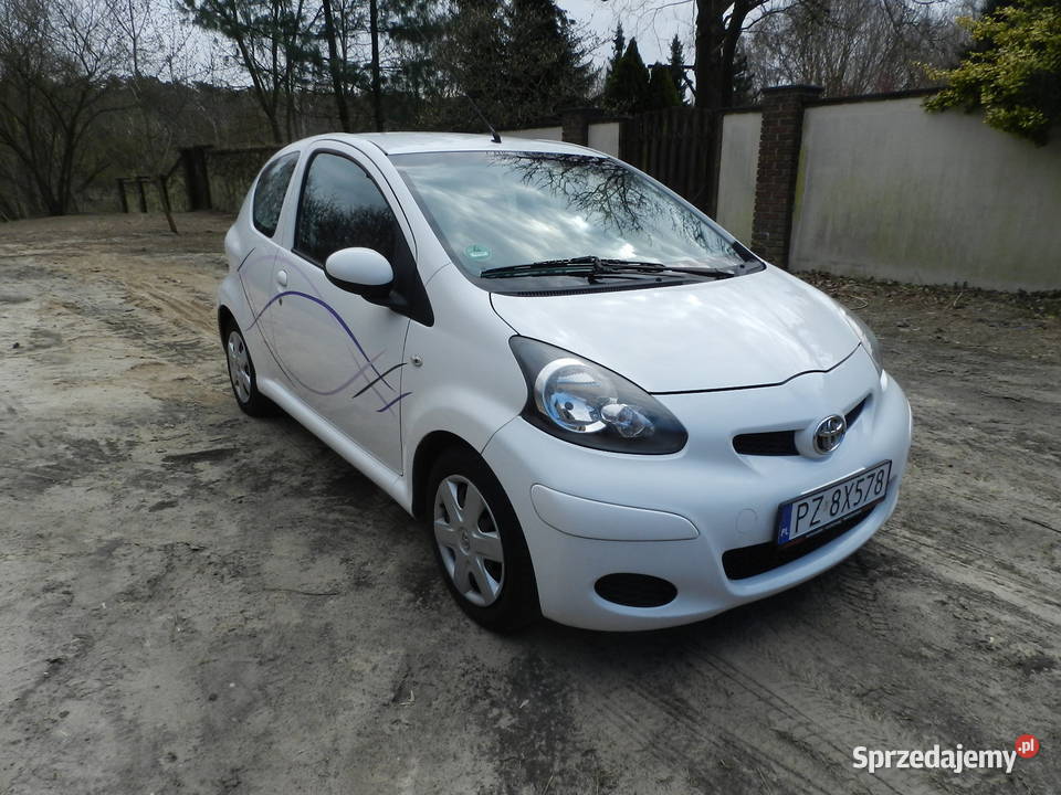 Toyota Aygo I mała tania niezawodna BEZ RDZY immobilizer Puszczykowo sprzedam