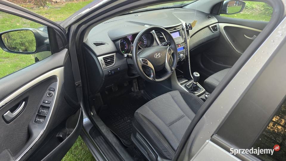 Hyundai i30 14 LPG 2013r 260 lekko uszkodzony mazowieckie Tłuszcz sprzedam