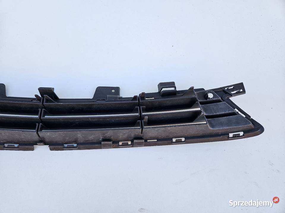 OPEL ZAFIRA C LIFT KRATKA ŚRODKOWA ZDERZAKA