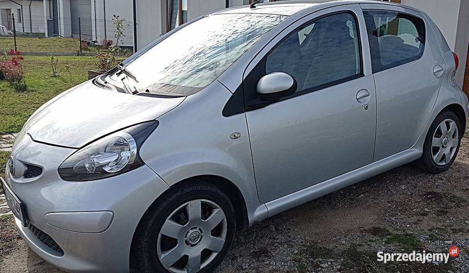 Toyota Aygo I 10 Sprzedam srebrny Słupno