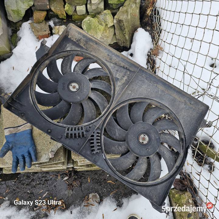 Wentylator chłodnicy valeo 24410989 Opel Vectra Góra