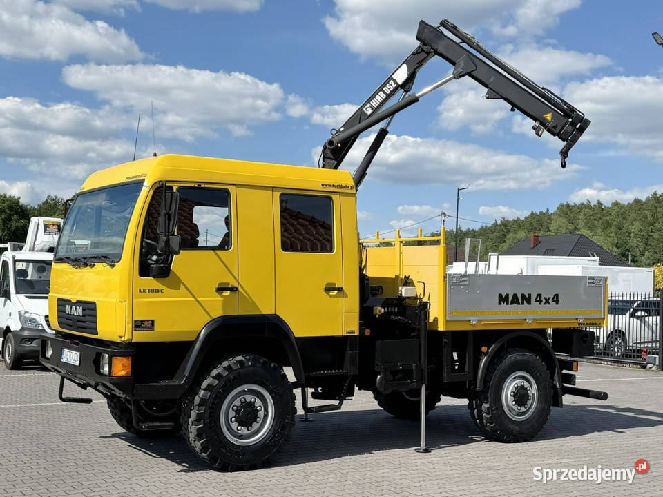 MAN LE 180C 4x4 DOKA 46180 Skrzyniowy HDS Hiab tachograf Samochody ciężarowe Widełki