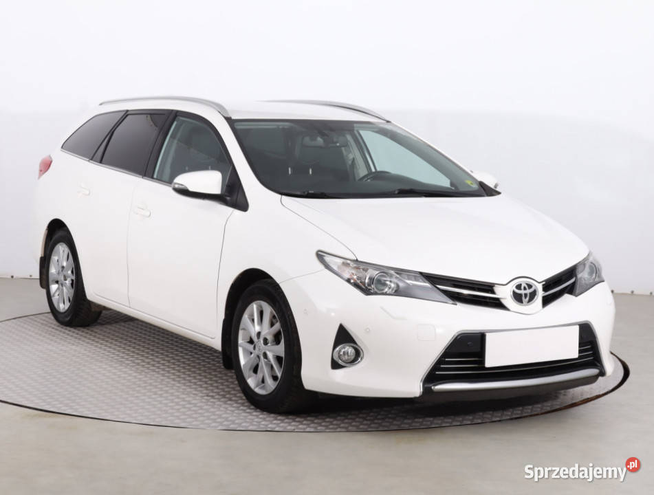 Toyota Auris 16 Valvematic Auris Piaseczno