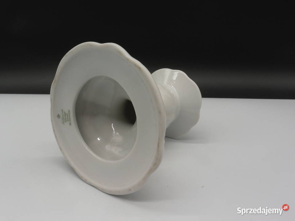 Porcelanowy świecznik wyprodukowany firmę Raszków