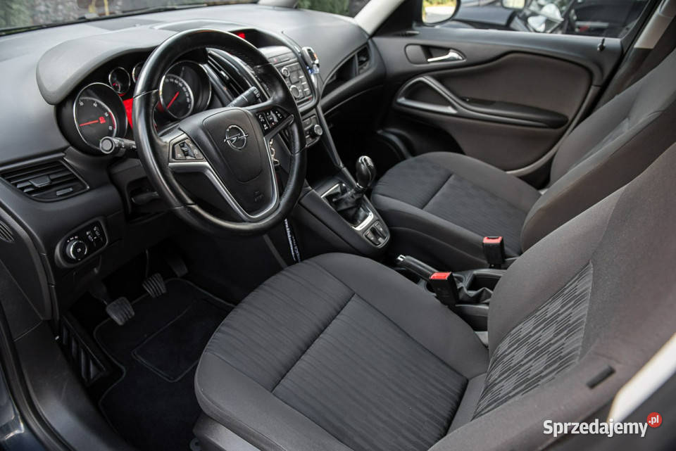 Opel Zafira 20CDTI 110 7os Super Stan wielofunkcyjna kierownica Samochody osobowe Zwoleń
