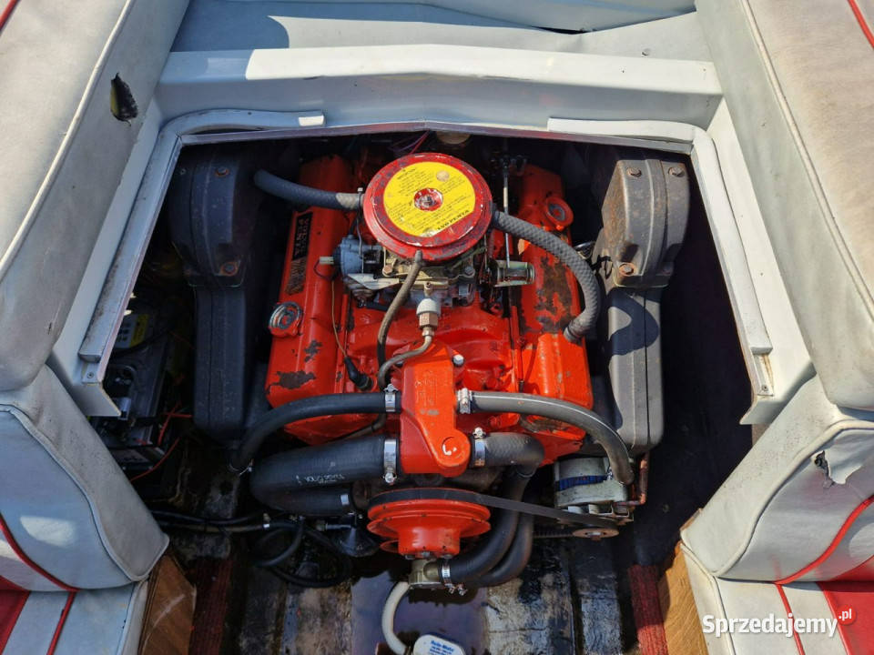 jachty motorowe Glastron Glastron Laraya Rok produkcji 1990 Strobice