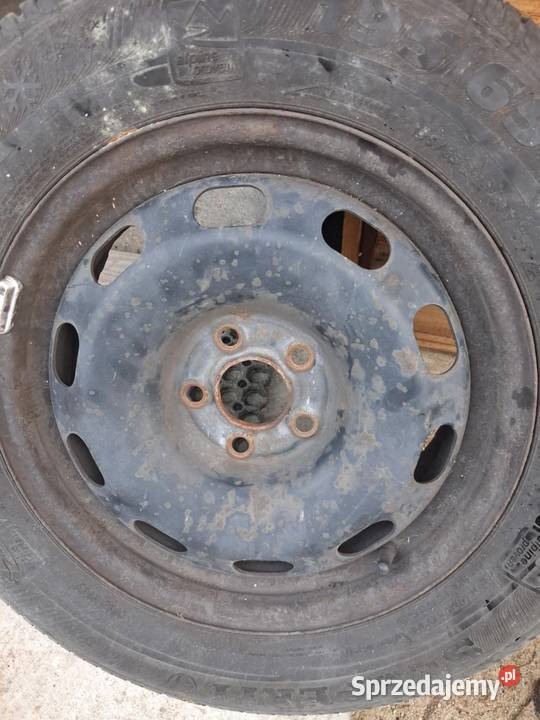 Sprzedam komplet opon z felgami stalowymi Samochodowe Rywałd