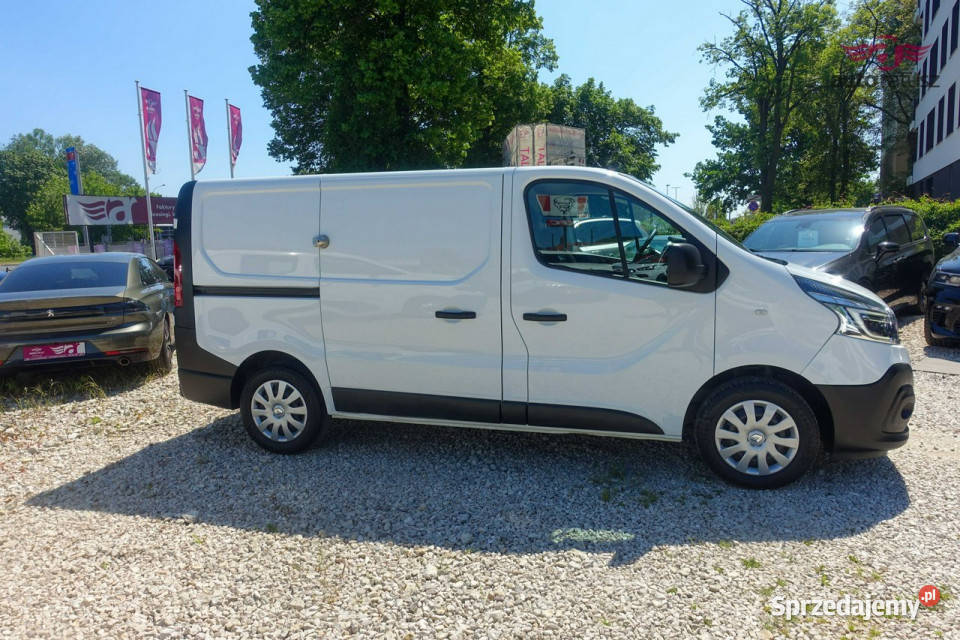 Renault Trafic FV 23ZabudowaKamera CofaniaSerwis wielofunkcyjna kierownica Warszawa
