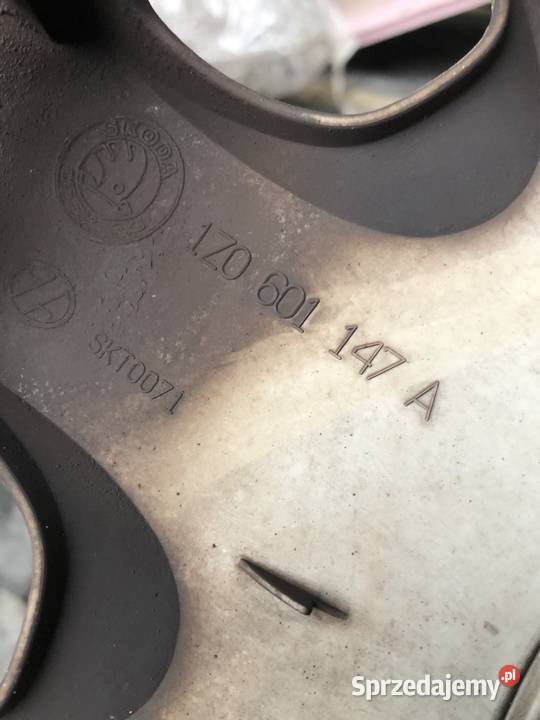 KOŁPAK 15 SKODA OCTAVIA 2 II 1Z0601147 Akcesoria Kozy