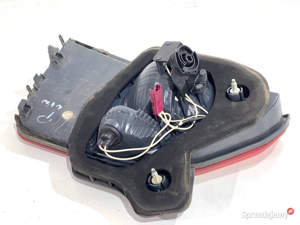 LAMPA TYŁ PRAWA WEWNĘTRZNA BMW F07 Hatchback