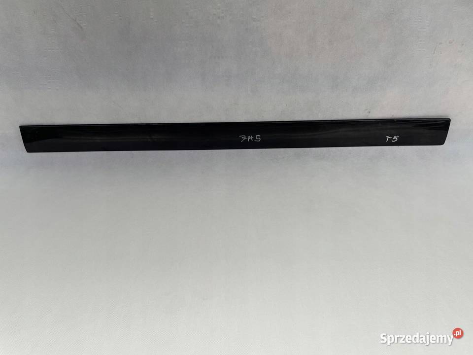 VW T5 LISTWA DRZWI PRAWY TYŁ 7H5853074 osobowe
