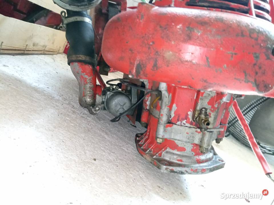 MF 70 glebogryzarka silnik