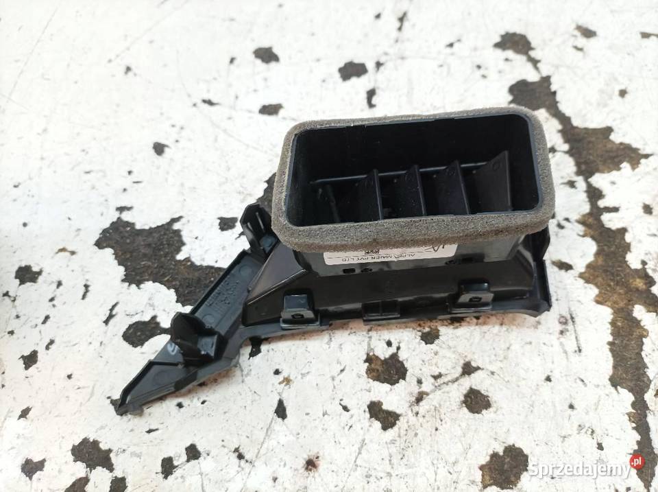 KRATKI NAWIEWU ŚRODKOWA PRAWA A31373610M Suzuki Kratki nawiewu Motoryzacja