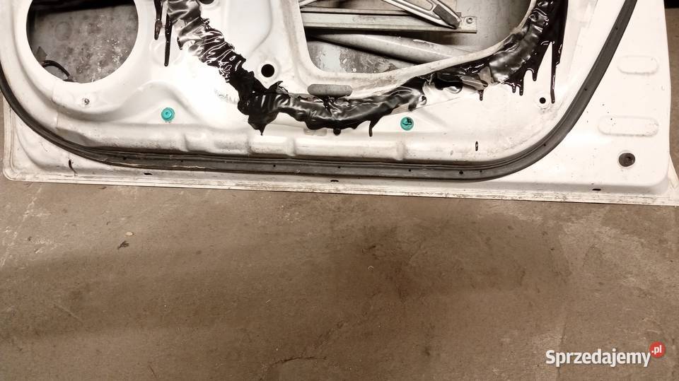 Toyota Yaris drzwi prawe podkarpackie Sokołów Małopolski