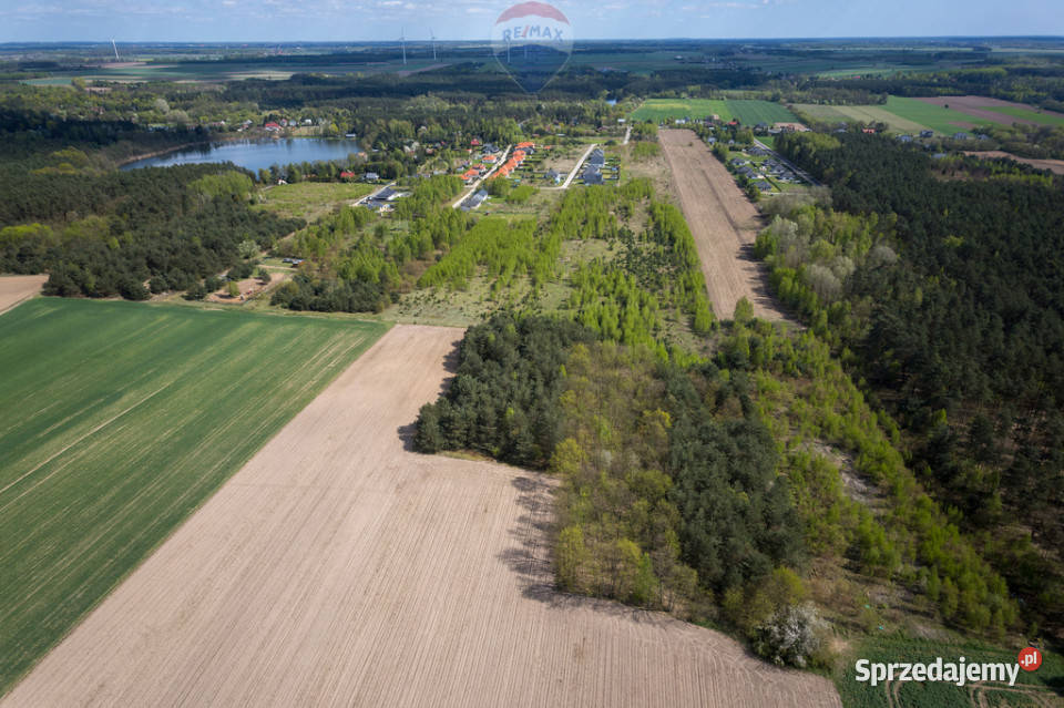 Urokliwa działka w Błędowie niedaleko jeziora Błędowo