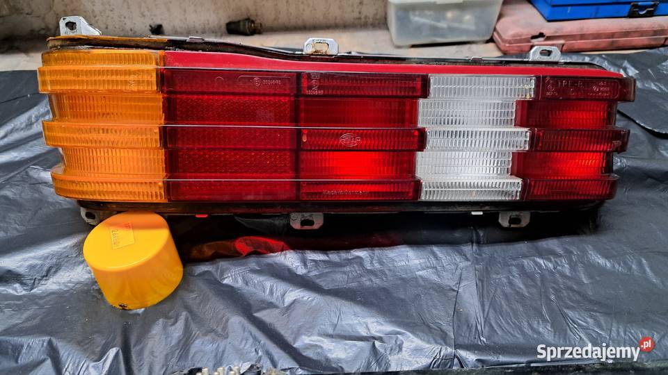 Mercedes w123 lampa tył lewa ladny stan oryginal Oleśnica