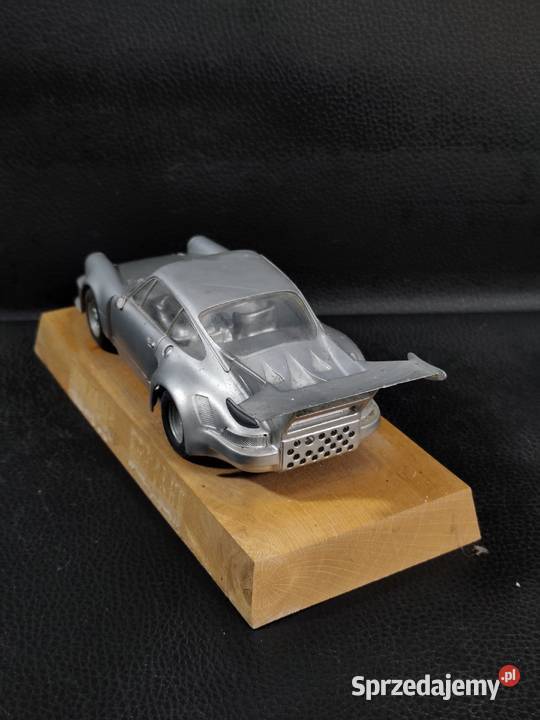 Stara metalowa statuetka puchar Porsche Carrera Poddębice