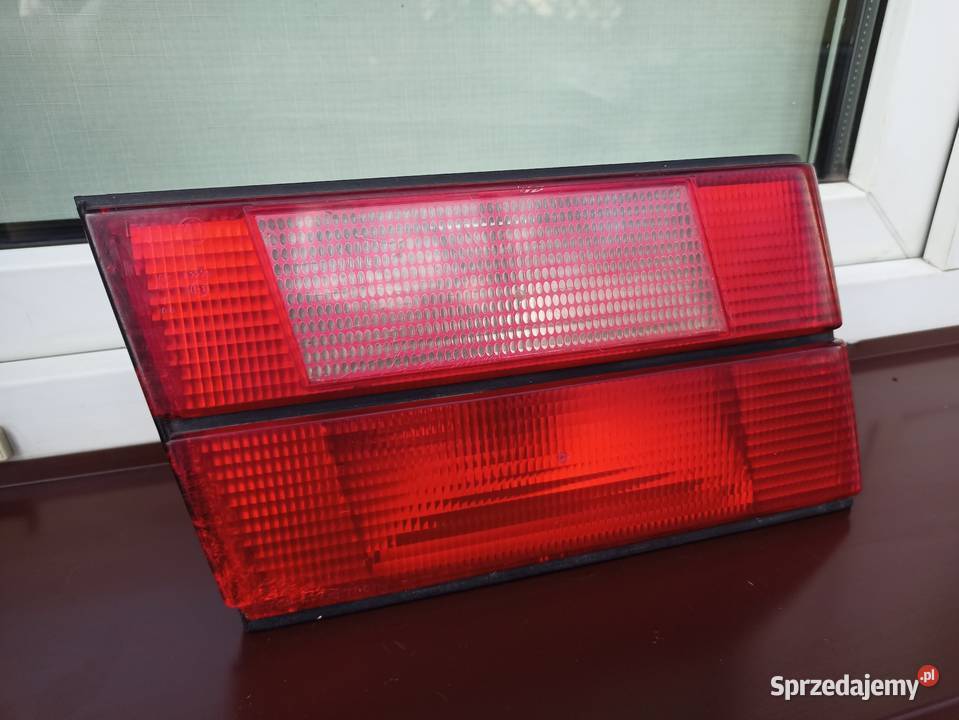 BMW E34 kombi Touring lampa tył tylna w klapę Sieradz