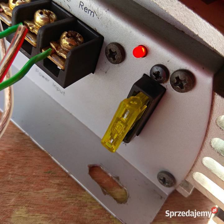 Pyle SA 2600X Wzmacniacz samochodowy 290 W20A dolnośląskie Świebodzice sprzedam