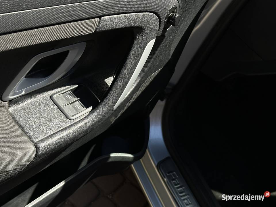 skoda FABIA 2 12 htp tanio doinwestowane benzyna Katowice