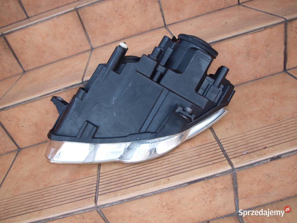 VW Passat B6 lampa prawa przód zwykła 2005 2010r