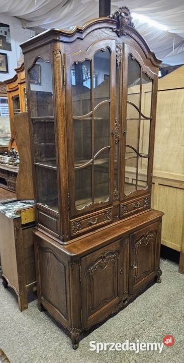 Dębowa witryna Brójce