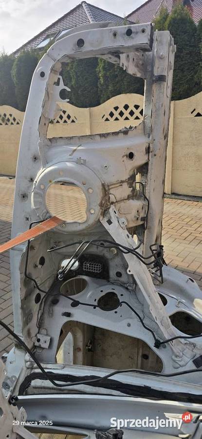 Ćwiatka podłużnica fartuch BMW F30 LCI osobowe