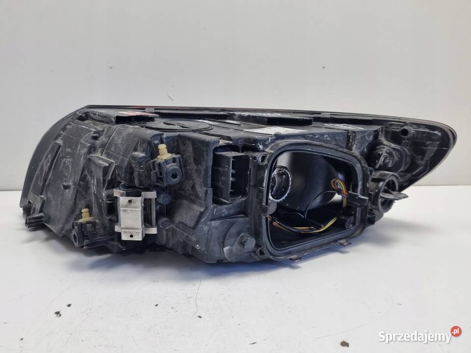 Volvo S40 II V50 LIFT PRZEDNIA LAMPA PRAWA prawy Janów