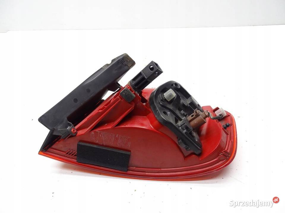 LAMPA LEWY TYŁ LEWA TYLNA 8K5945095B AUDI A4 B8 osobowe