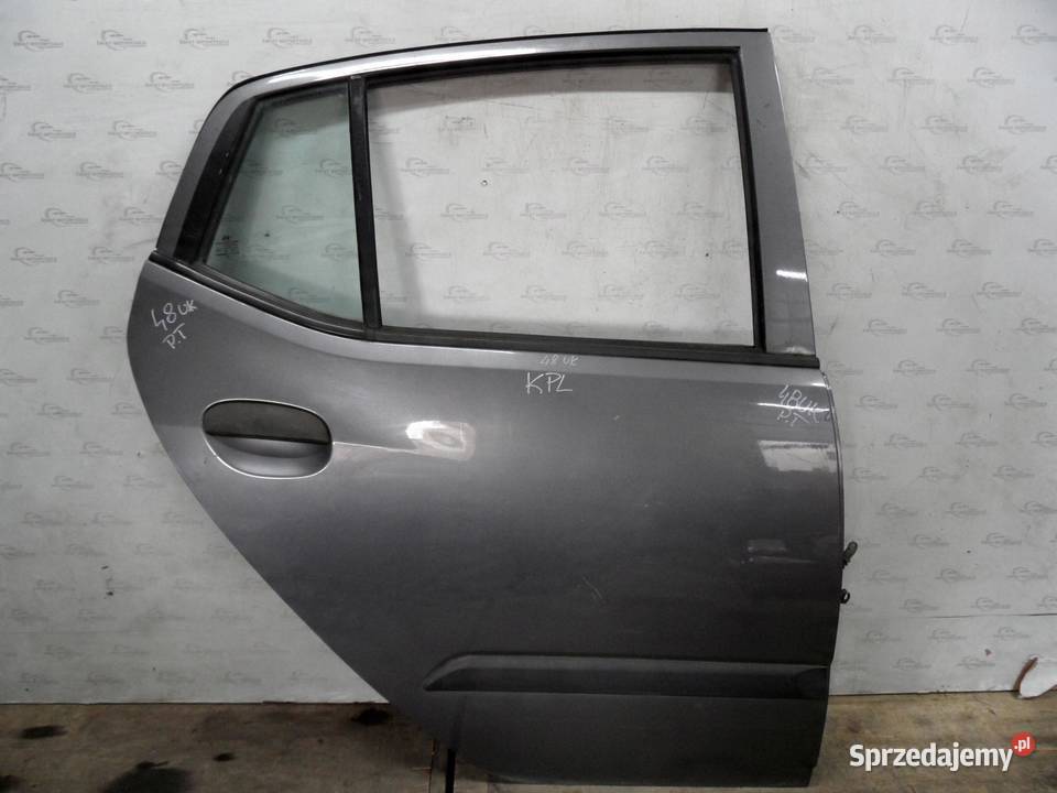 HYUNDAI i10 10r drzwi prawy tył