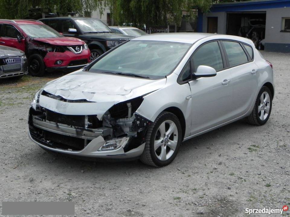 Uszkodzony Opel Astra 2012 Proszowice