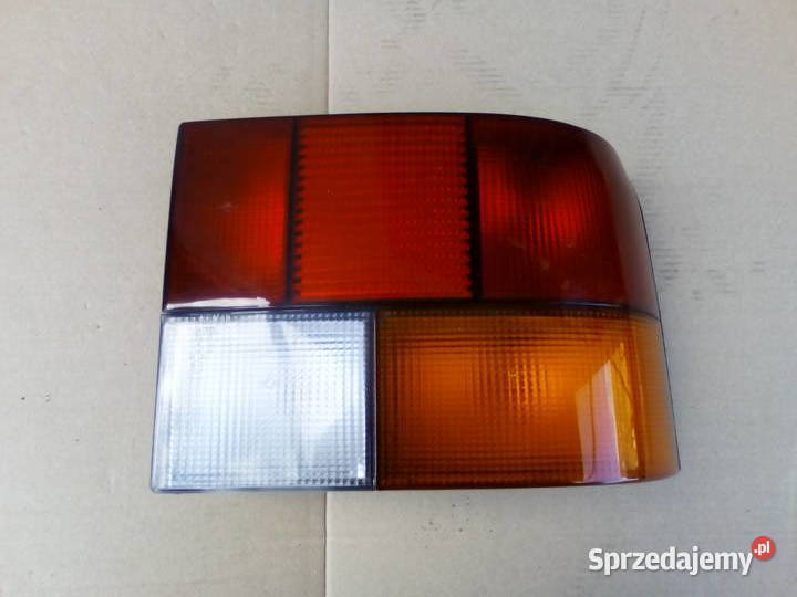 Renault 19 tylna prawa lampa 8892