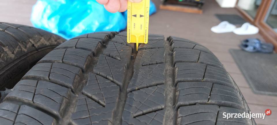 Opony zimowe BARUM POLARIS 5 21555R17 z 2023r Samochodowe mazowieckie Słupno