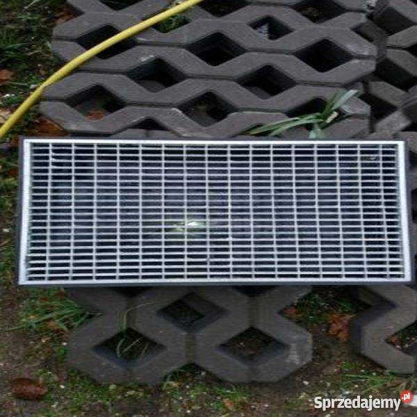 Wycieraczka zewnętrzną z pojemnikem Promnice