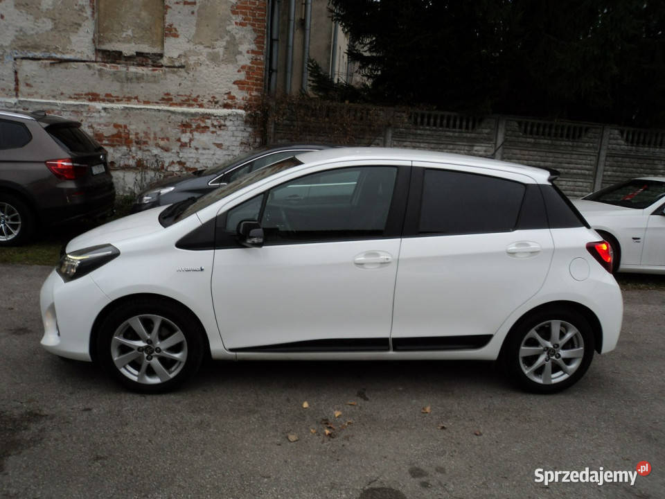 Toyota Yaris sprzedam ładną TOYOTE YARIS z 2015r lakier metallic Lublin