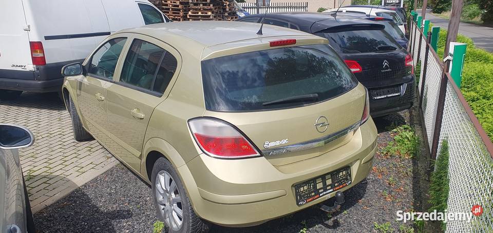 Astra h 16 benzyna klima hak Niemiec Kietrz