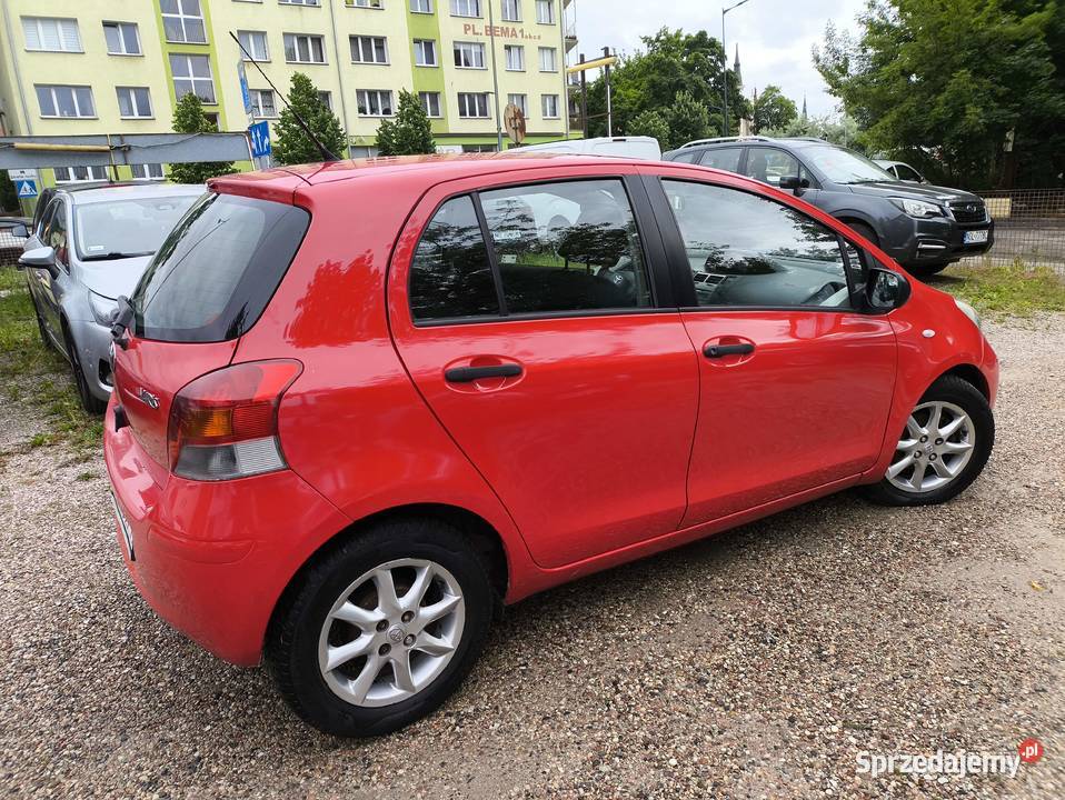 Toyota Yaris II pierwszy właściciel nowości 1329cm3 Olsztyn