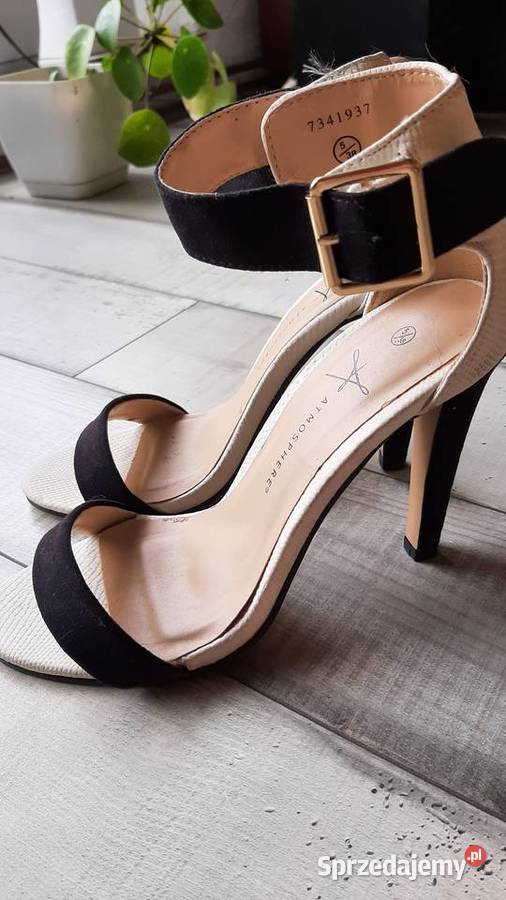 Buty szpilki eleganckie pięknie wyglądają na Atmosphere Słupsk