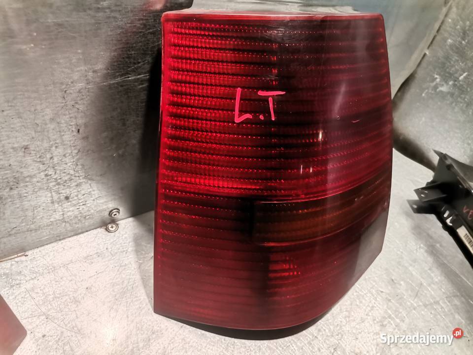 VW GOLF 4 KOMBI LAMPA LEWA TYLNA osobowe małopolskie