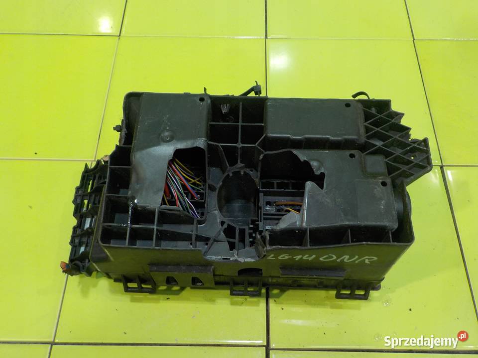 OPEL ZAFIRA C 14r 5D skrzynka bezpiecznikow Suków